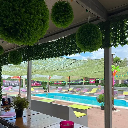 Hostel Zrce All Inclusive- All You Can Drink And Eat! (Adults Only)-3